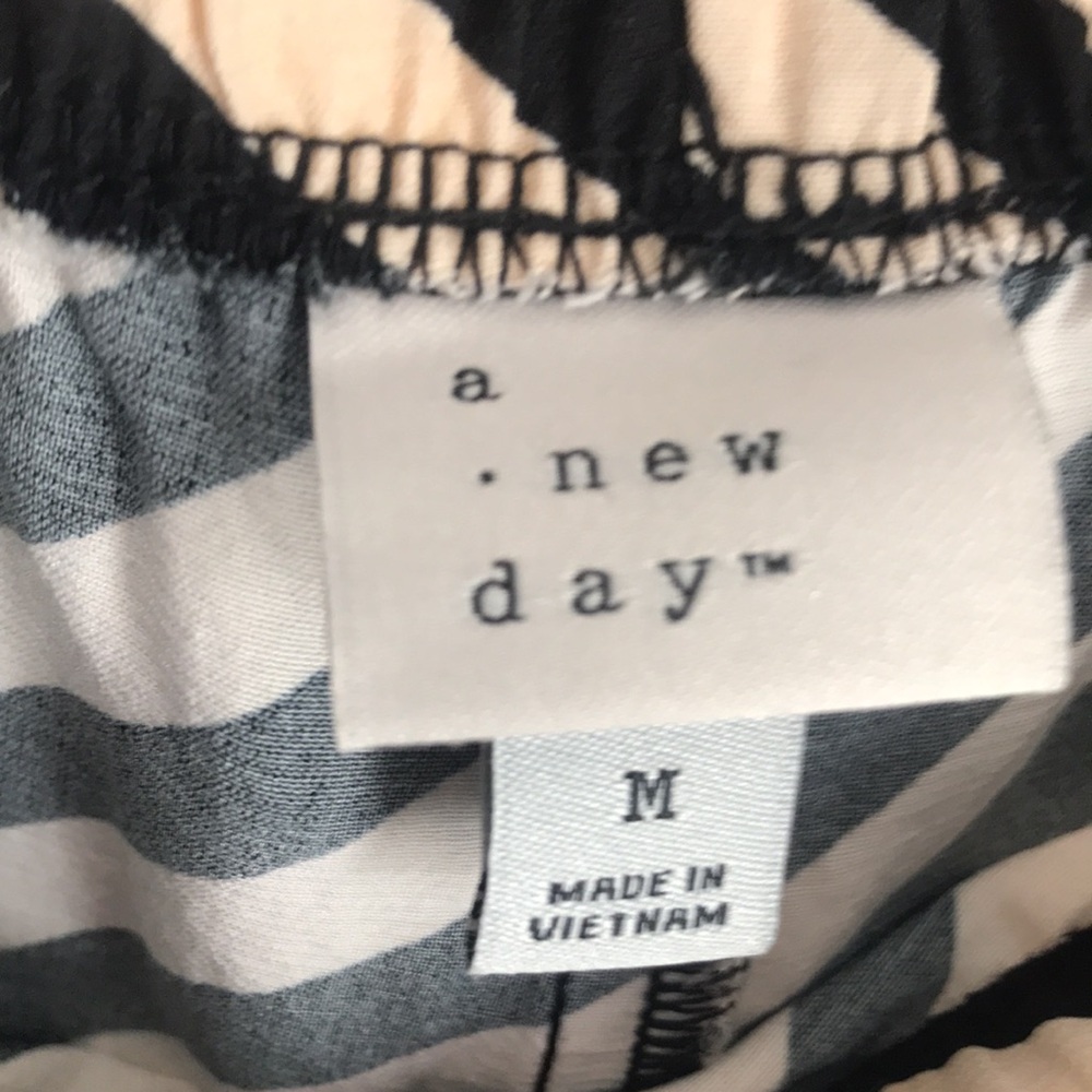 A New Day Striped Wide-Leg Pants - Picture 5 of 5